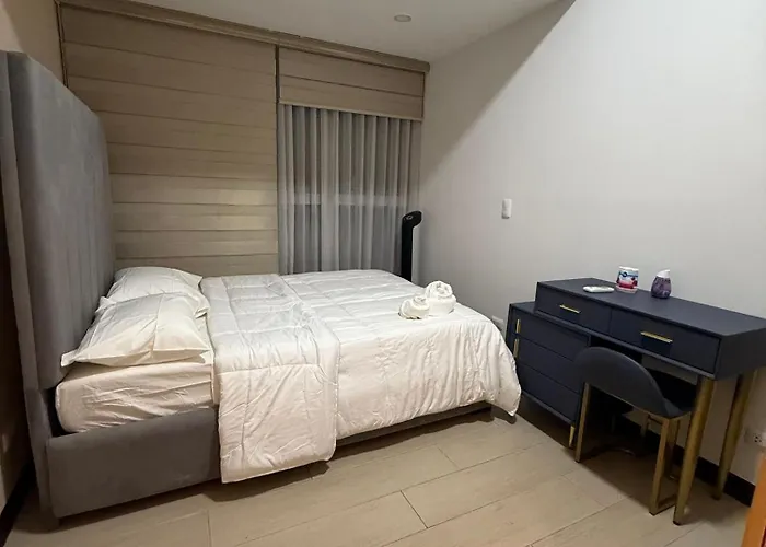 Executive 4 Bedroom Uptown Parksuites Bgc Holiday home Manila