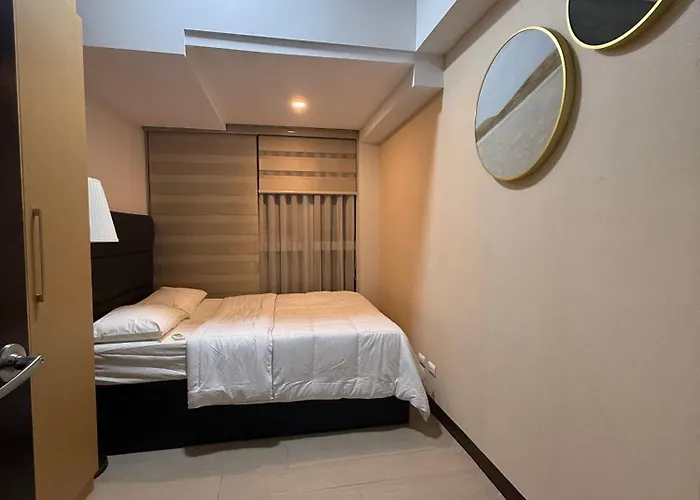 Executive 4 Bedroom Uptown Parksuites Bgc