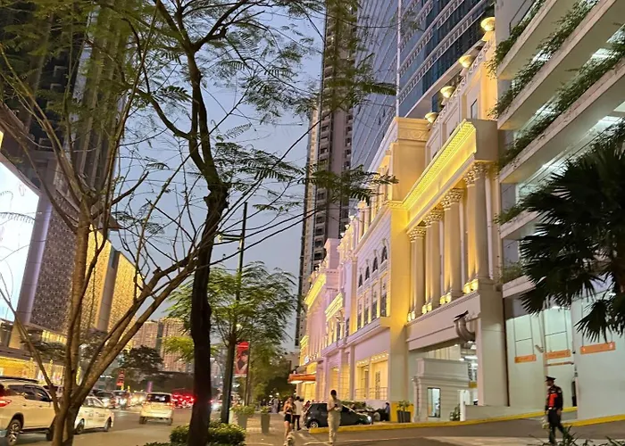 Executive 4 Bedroom Uptown Parksuites Bgc Holiday home