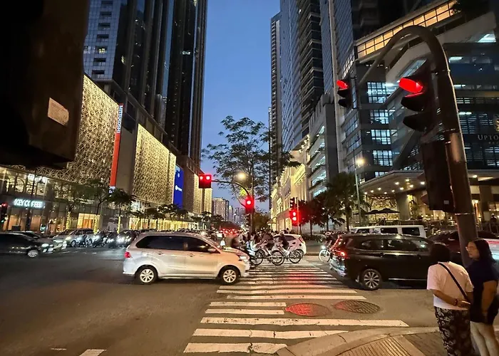 Executive 4 Bedroom Uptown Parksuites Bgc